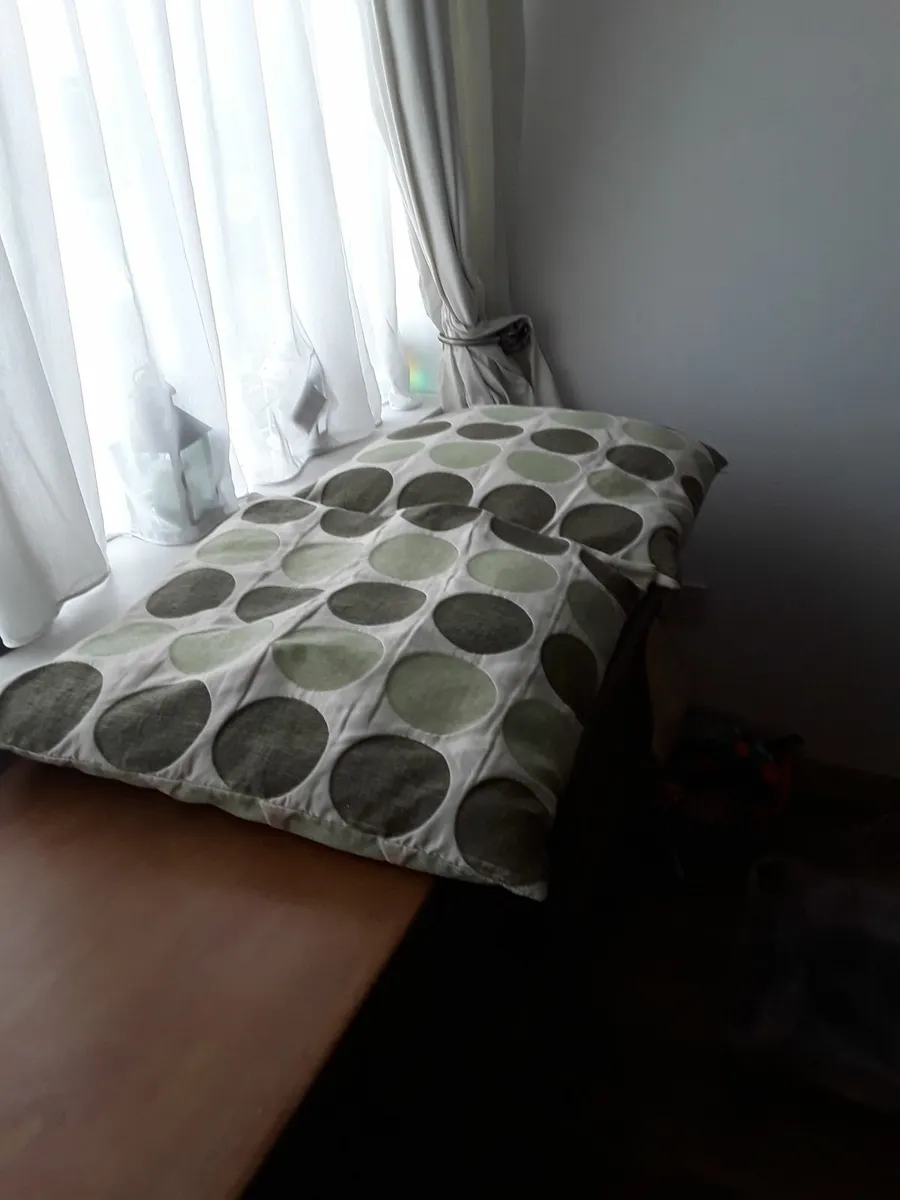 Two brand new extra large cushions - Image 1