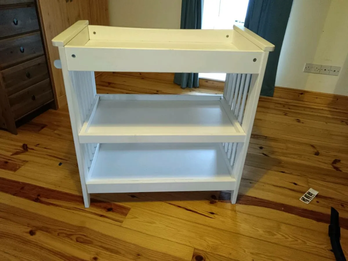 Changing Table - Image 4