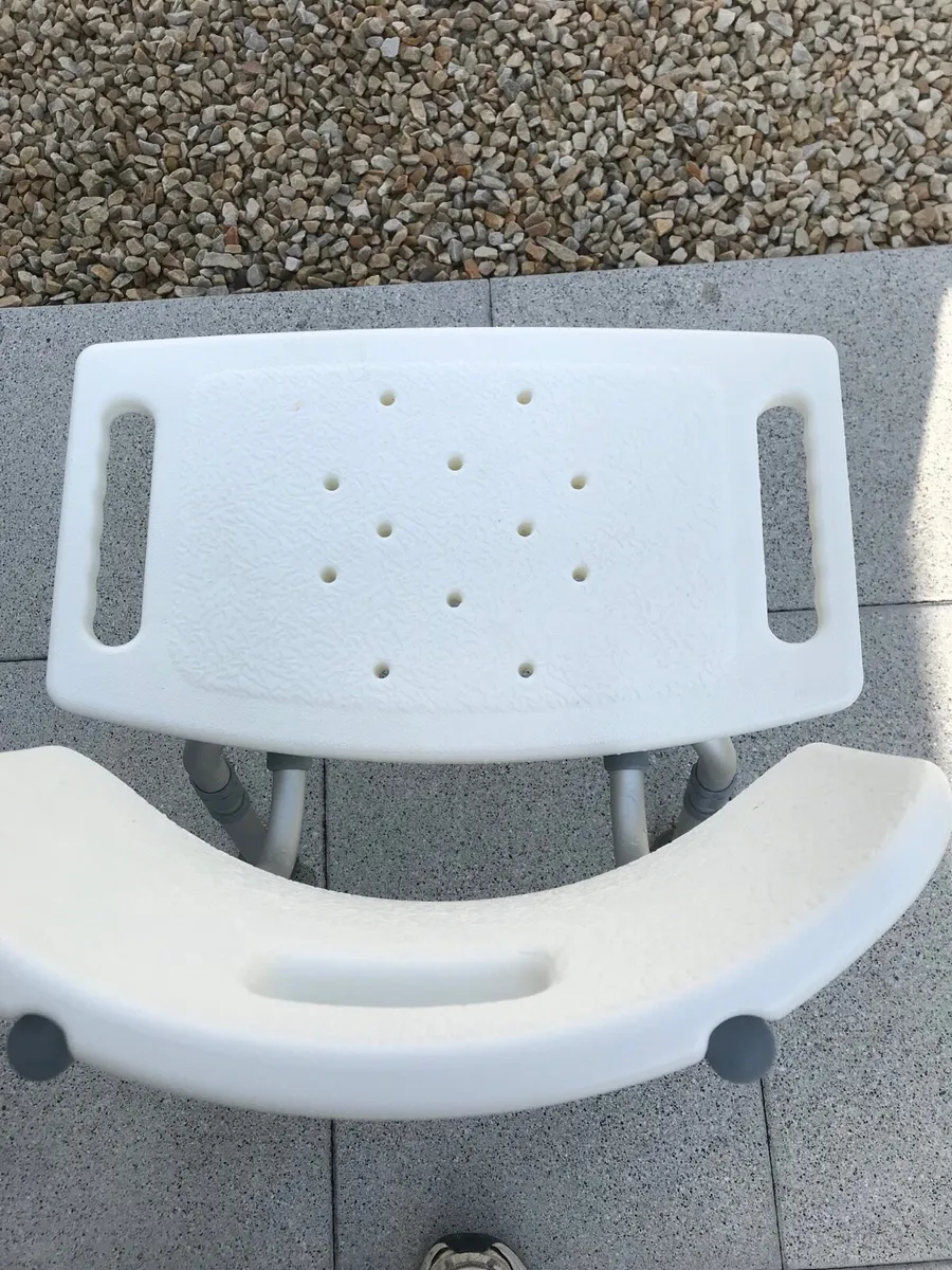 Robust shower chair,unused - Image 3