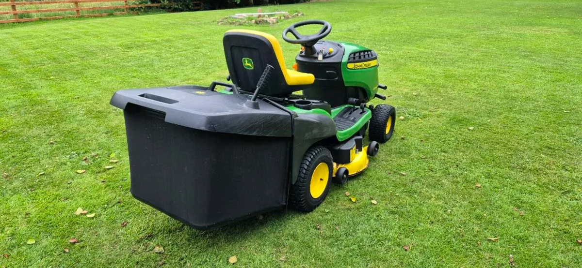 John Deere X166R ride on lawnmower - Image 1