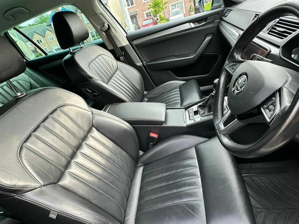Skoda Superb 2019 - Image 4