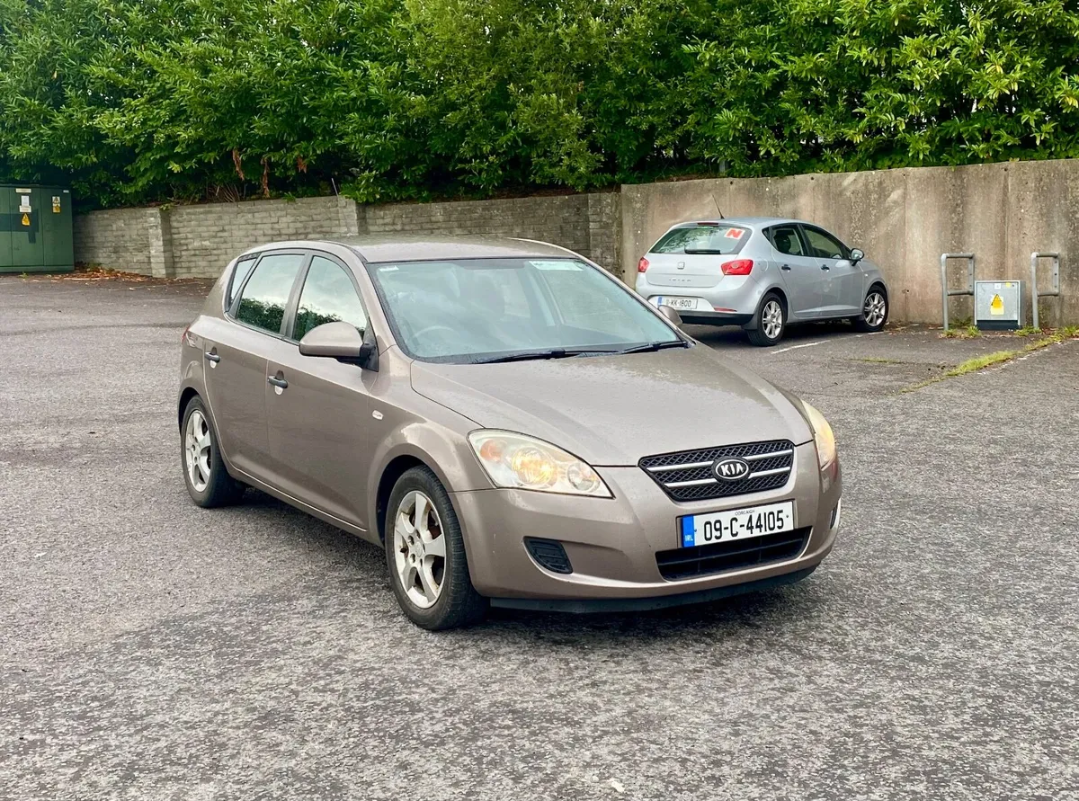 09 Kia Ceed Diesel. Nct 08.25 & Tax 07.25. - Image 1