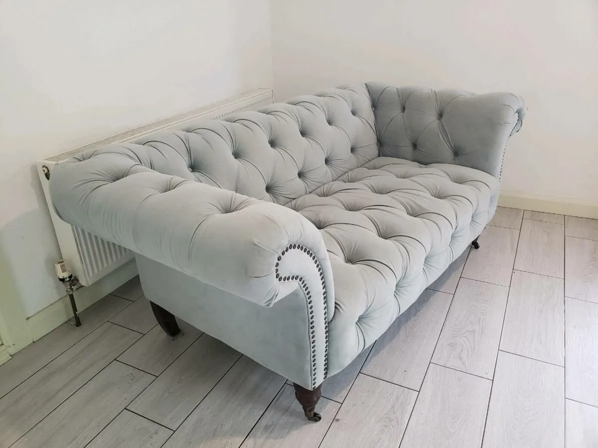 Chesterfield sofa - Image 3