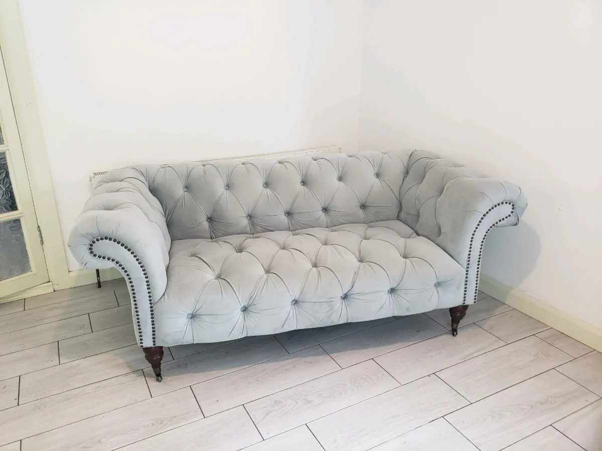 Chesterfield sofa - Image 4