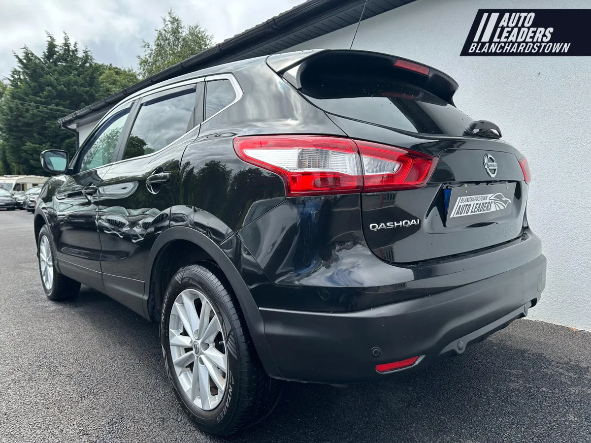 NISSAN QASHQAI 1.2 XE 115PS SAT NAV SKY VIEW - Image 4