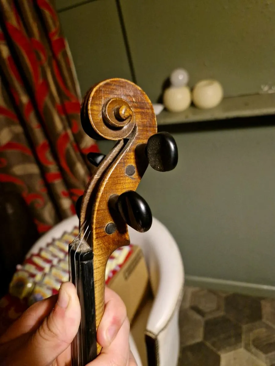 Violin - Image 4