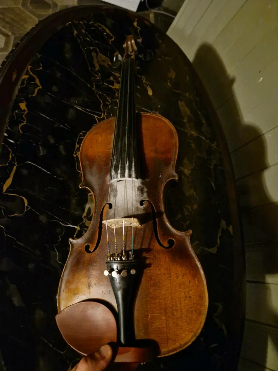 Violin - Image 1