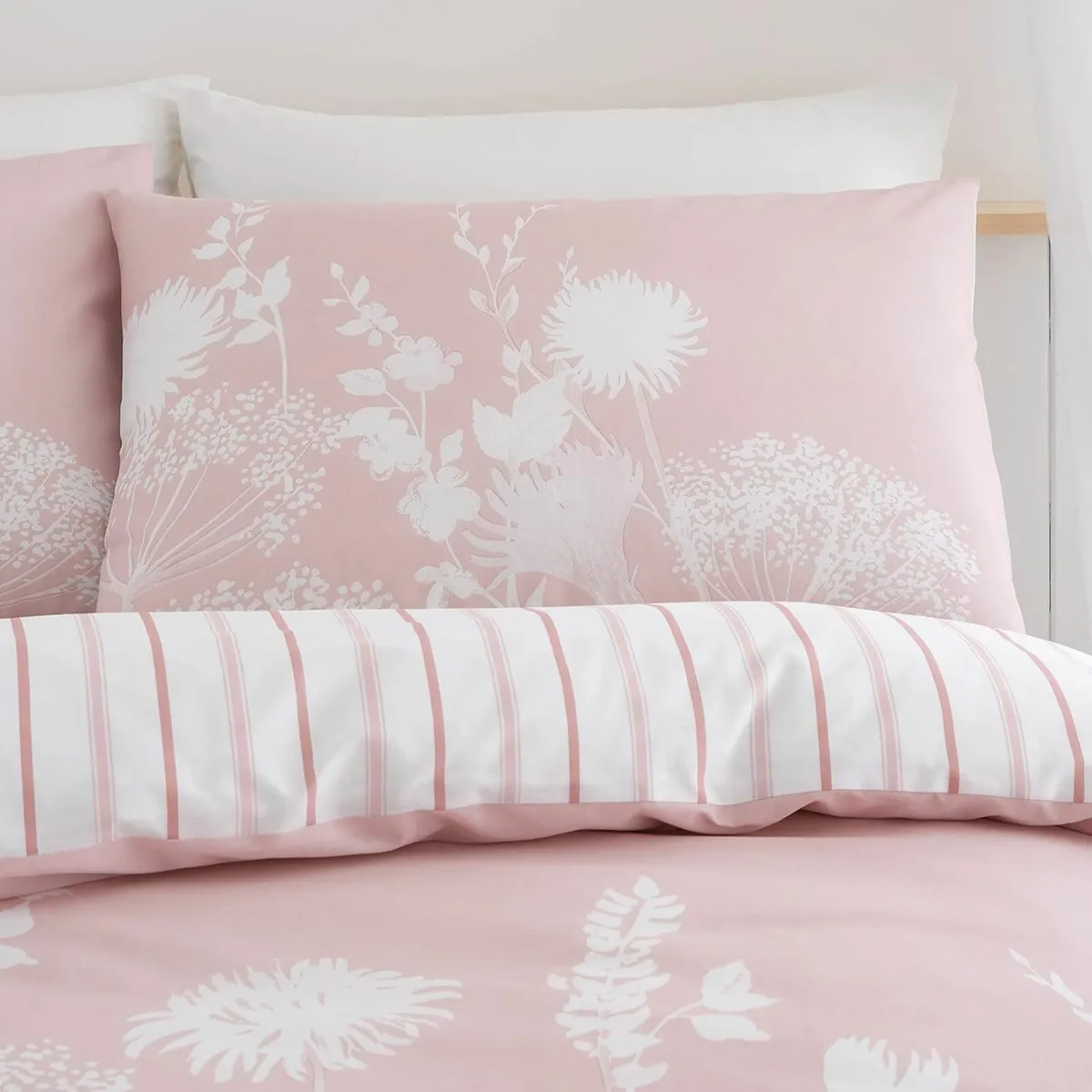 Meadowsweet Floral Reversible Double Cover Set - Image 4