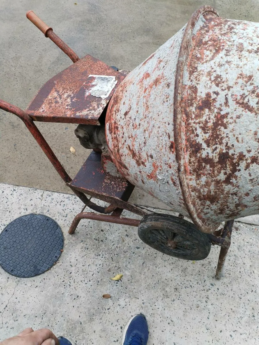 Petrol cement mixer - Image 2