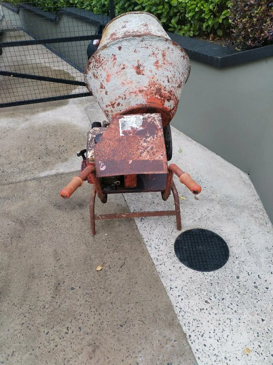 Petrol cement mixer - Image 3