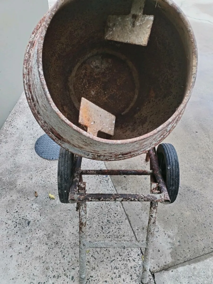 Petrol cement mixer - Image 4