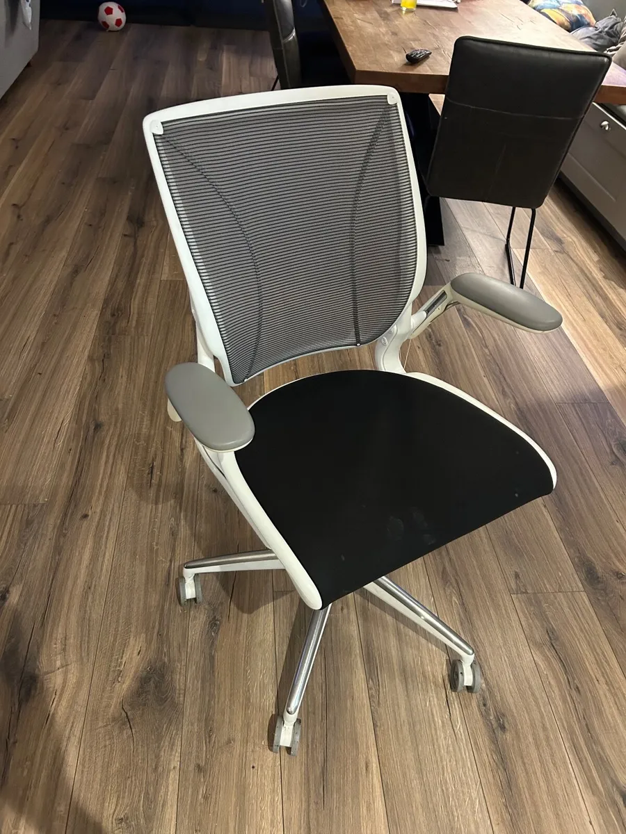 Humanscale Desk chair - Image 1