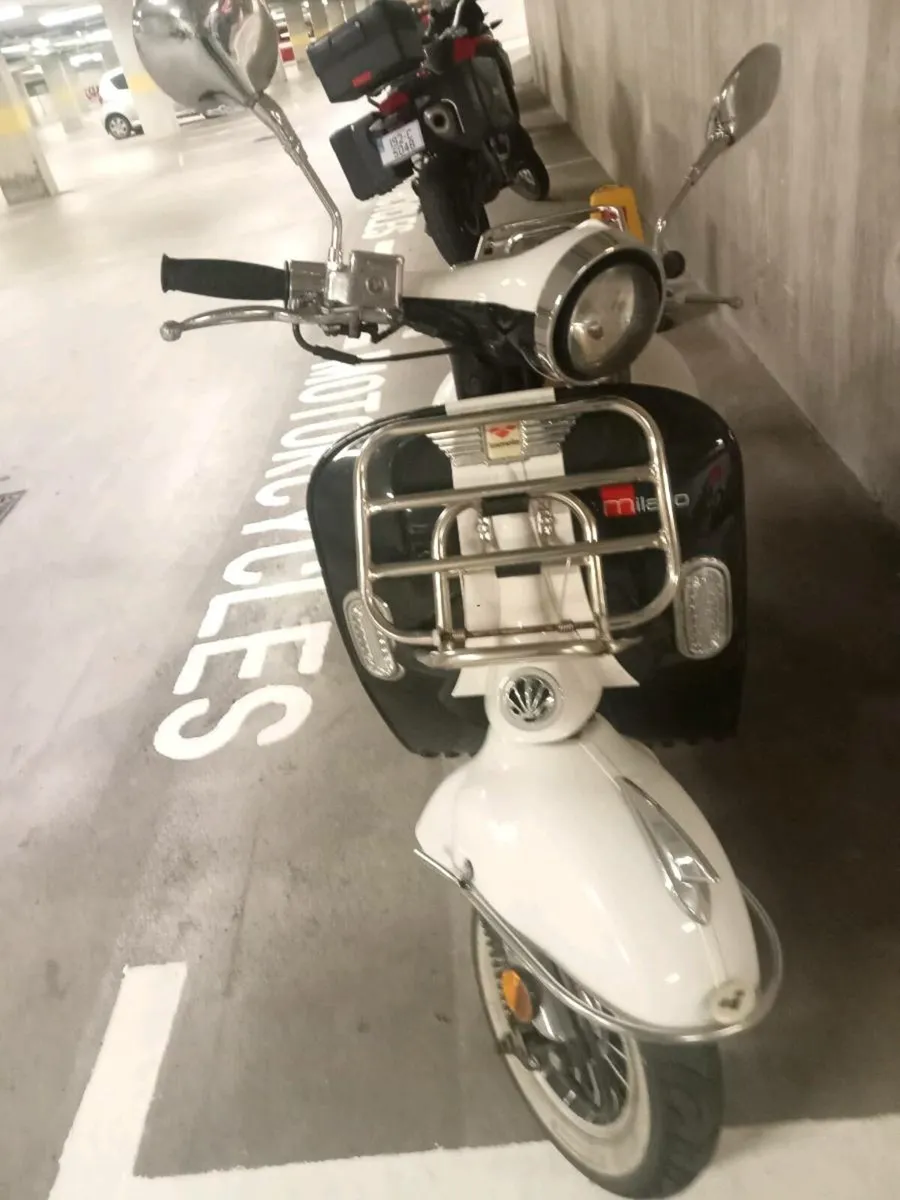 Motor bike - Image 3