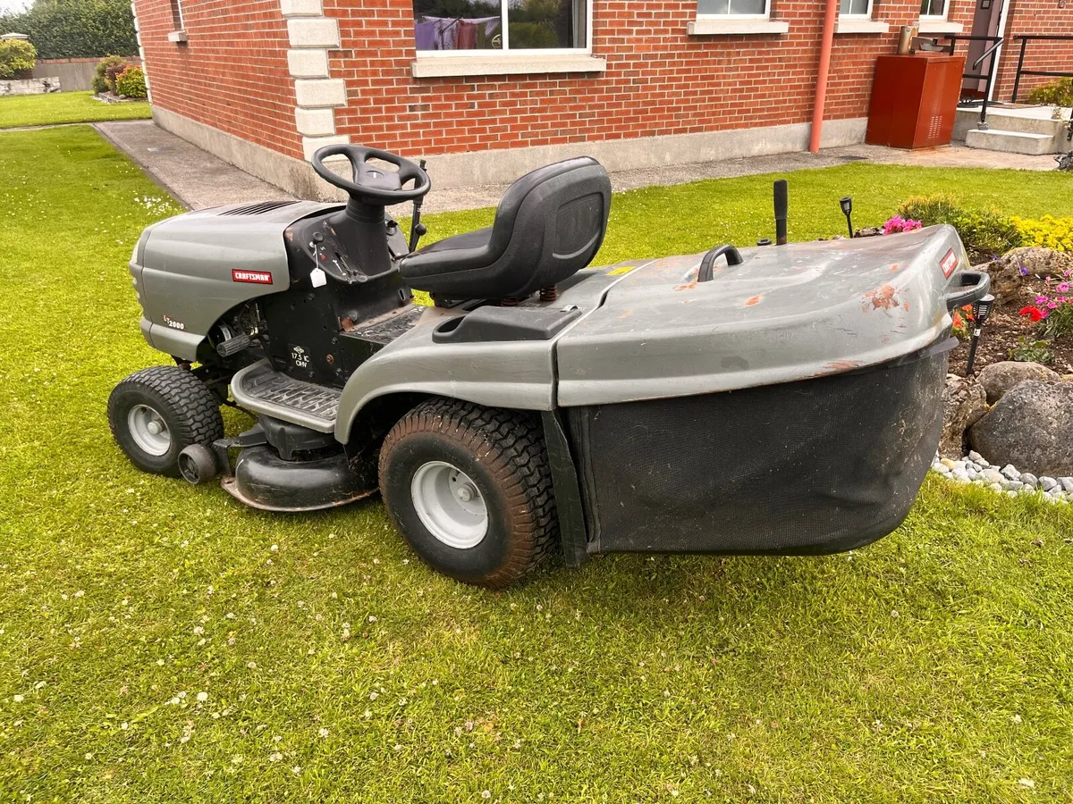 Lawnmower  Craftmans LT2000 - Image 1