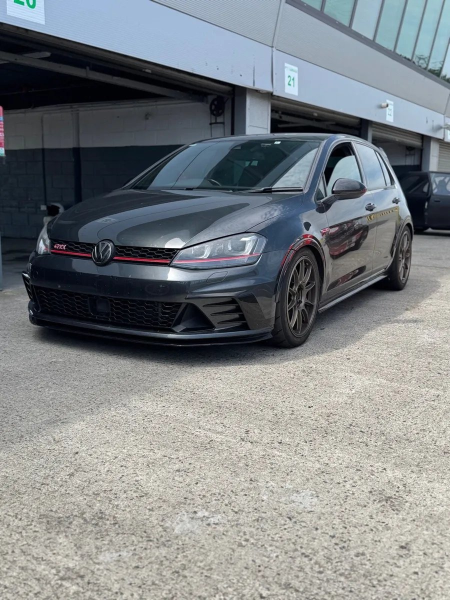 Vw GTI clubsport track edition - Image 2