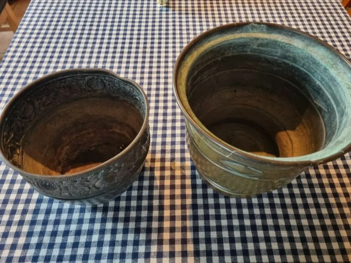 Two vintage brass flower pots - Image 3