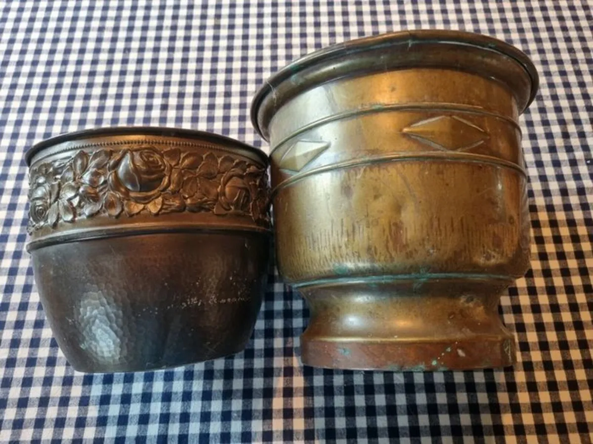 Two vintage brass flower pots - Image 4