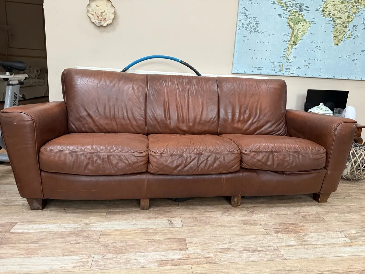 Italian leather couch - Image 4