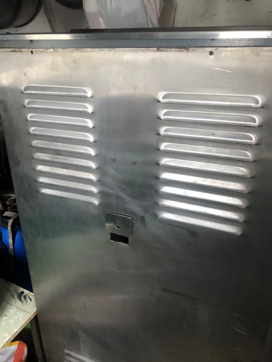 Ice cream machine - Image 1