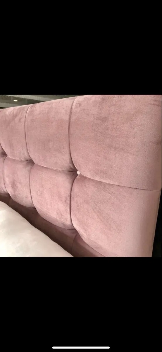 Pink velvet single bed - Image 2