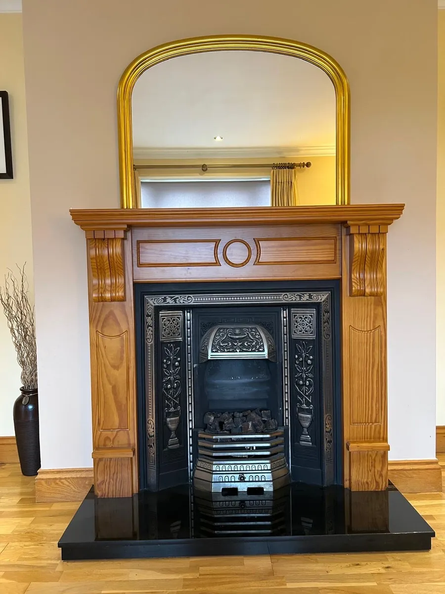 Fireplace and mirror - Image 1