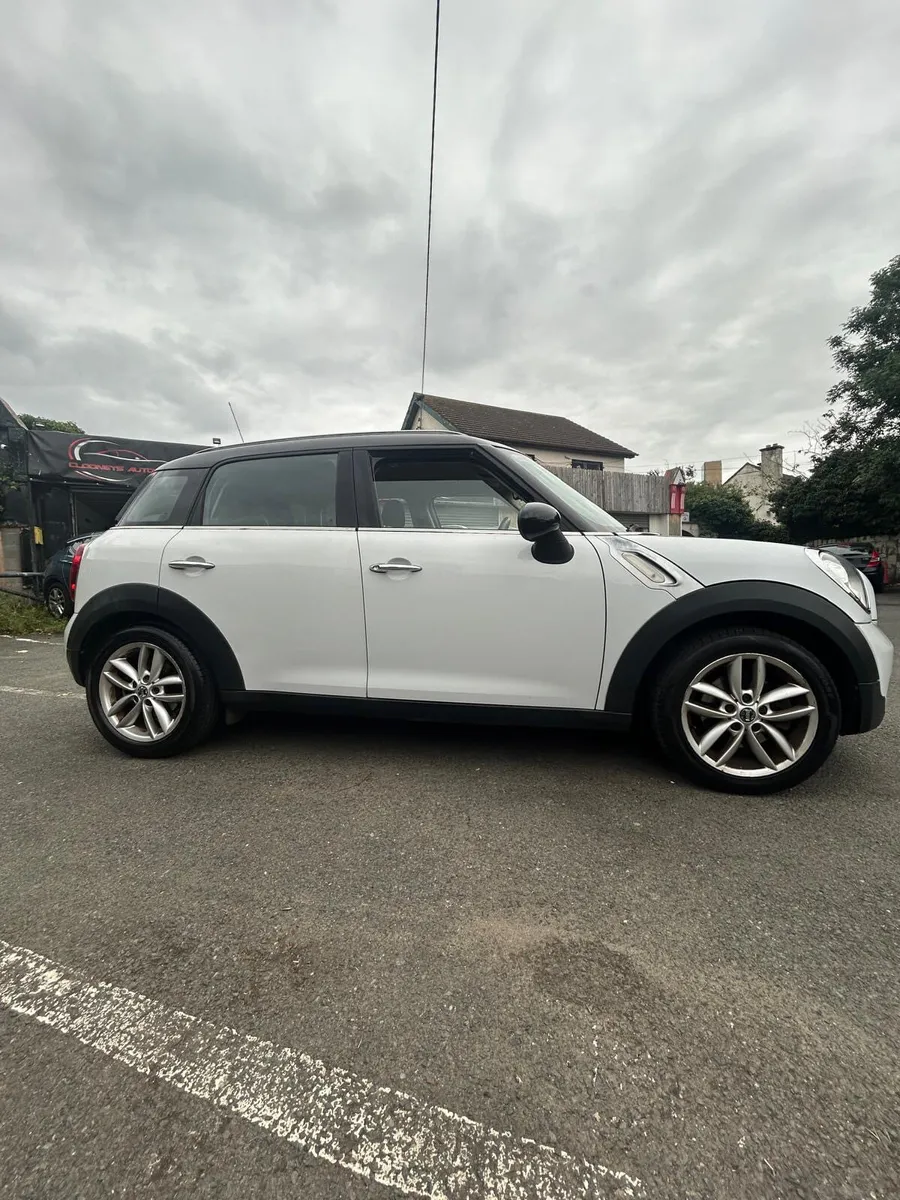 Mini Cooper 2011 - Image 1