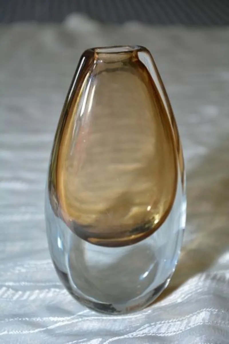 Mid-century Murano Sommerso glass vase - Image 1