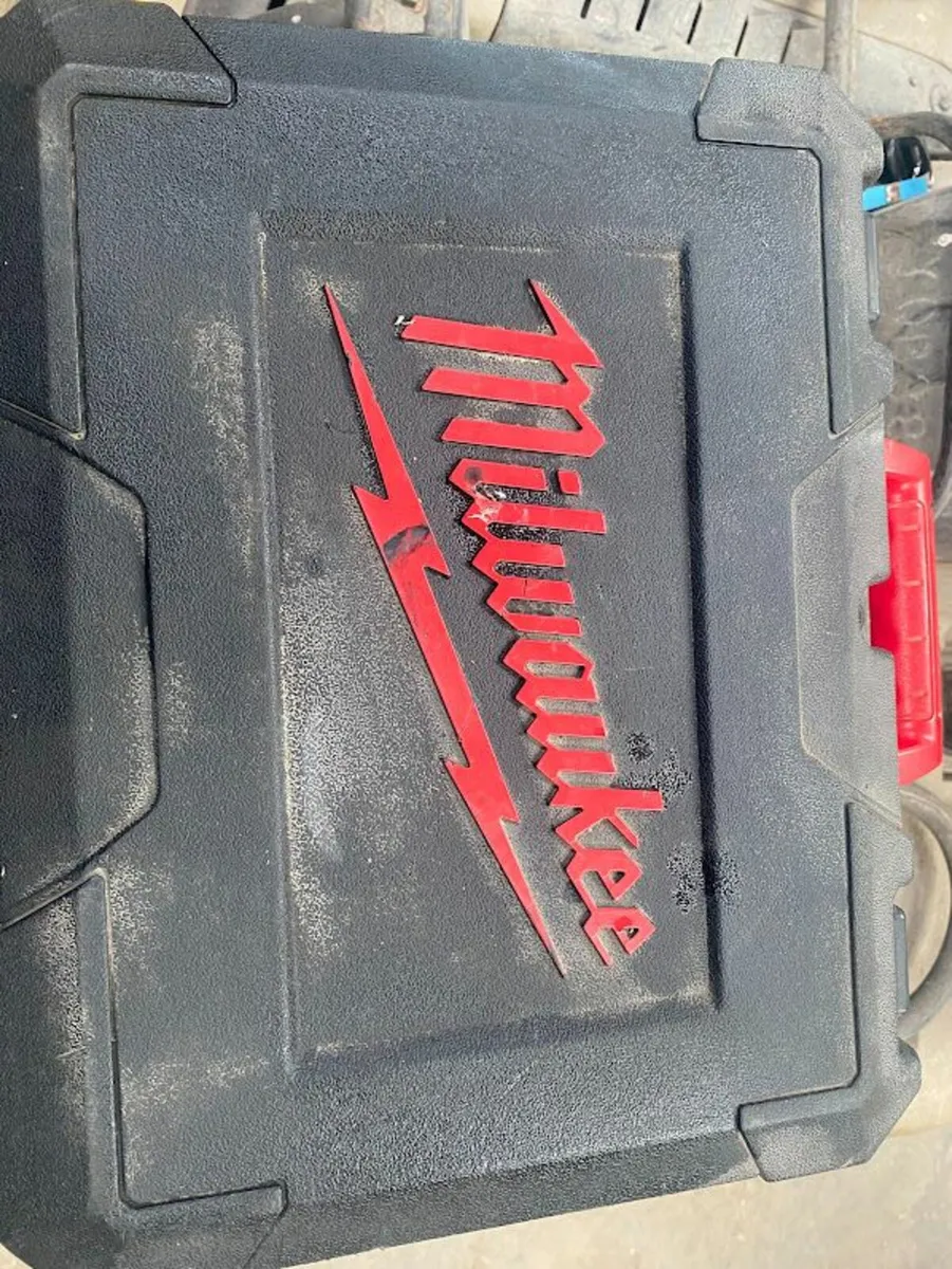 Milwaukee Impact Wrench - Image 2