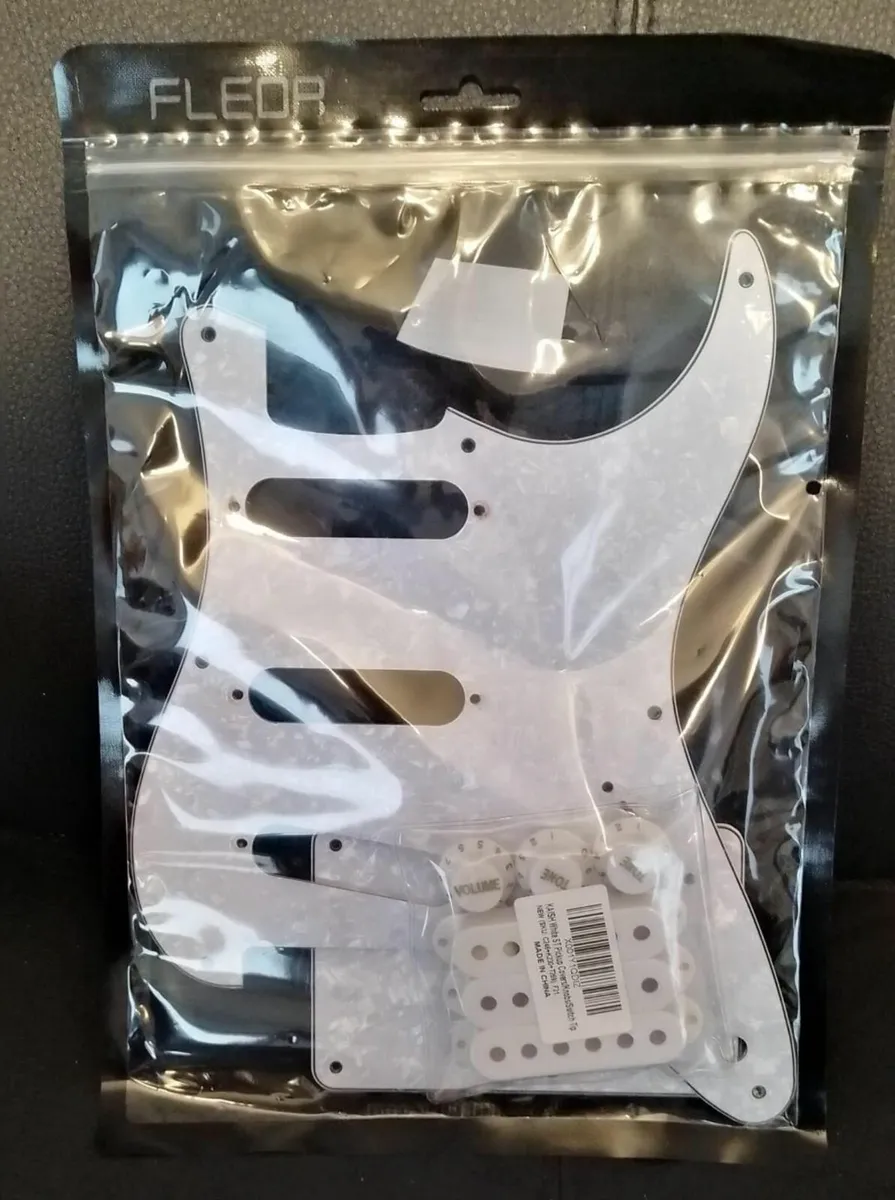 Stratocaster Pickguard set - Image 1