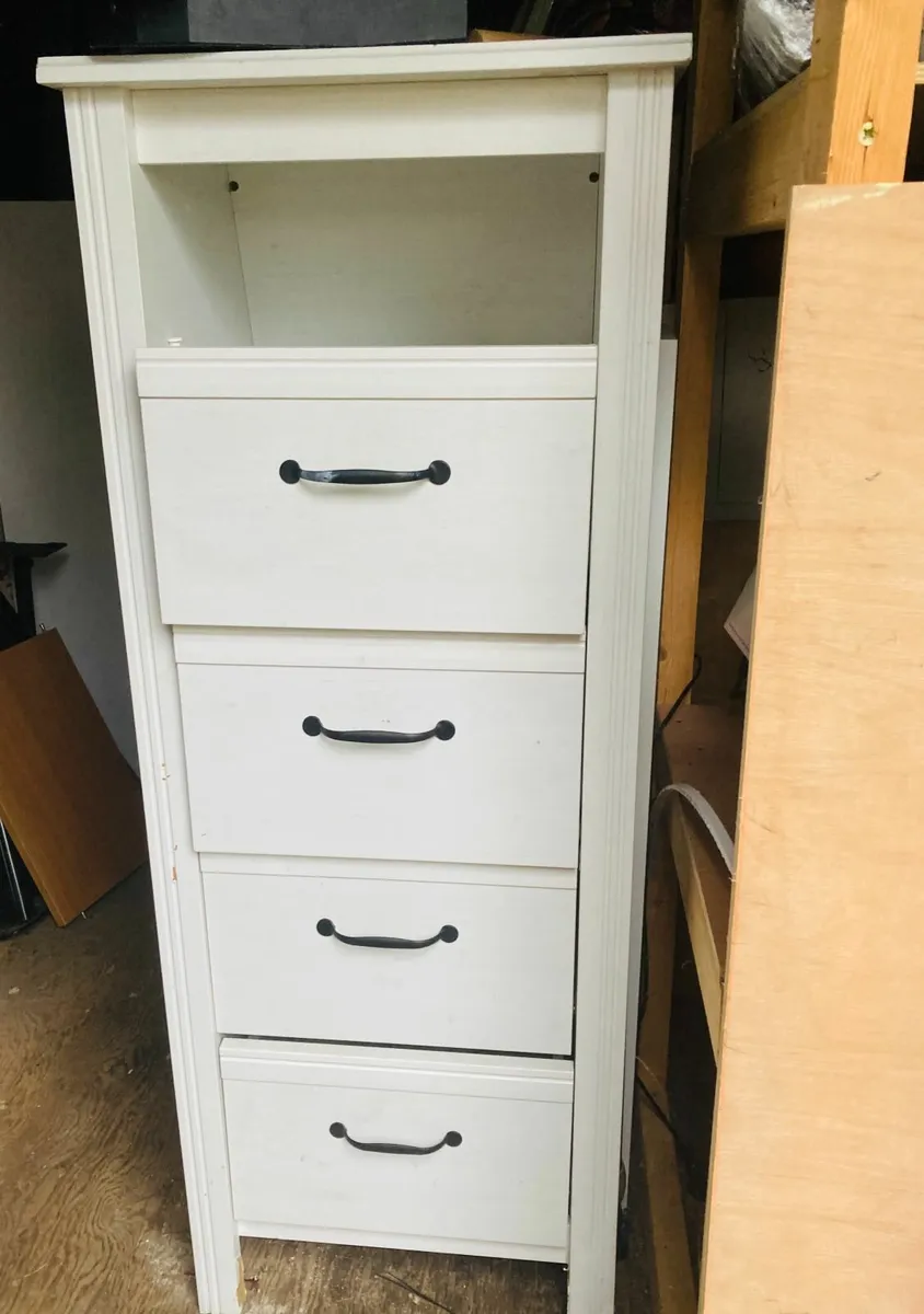 Elegant white tall drawers - Image 1