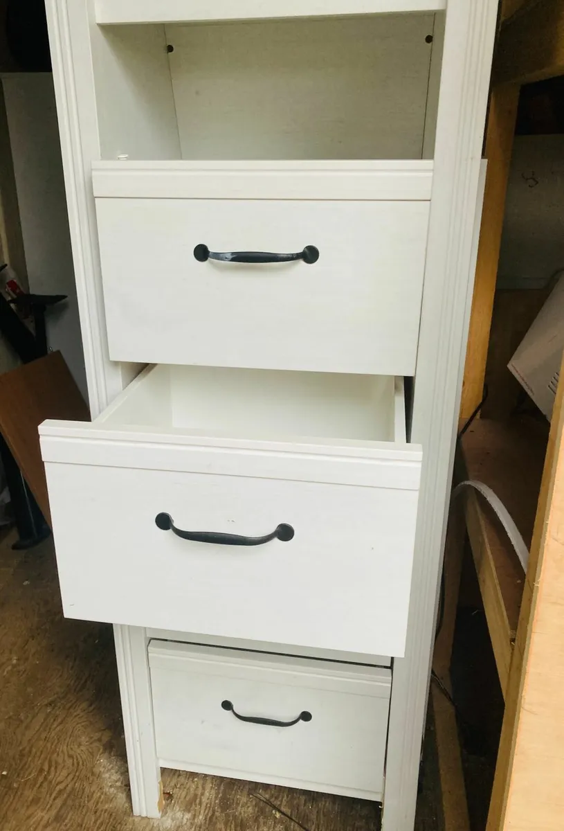 Elegant white tall drawers - Image 3