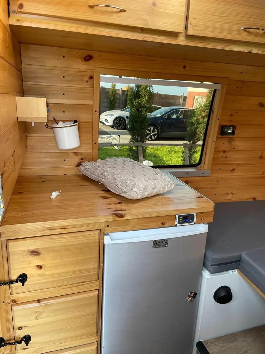 Campervan Renault Master - Image 1