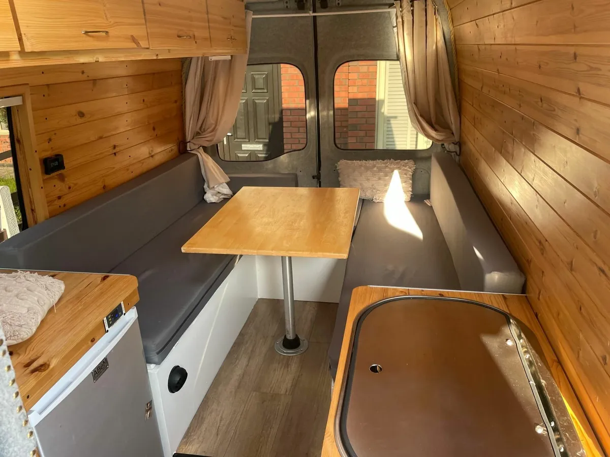 Campervan Renault Master - Image 2