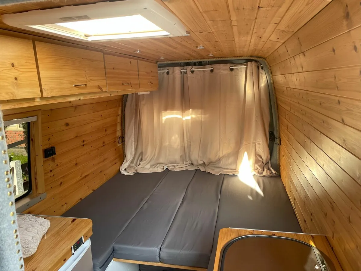 Campervan Renault Master - Image 3