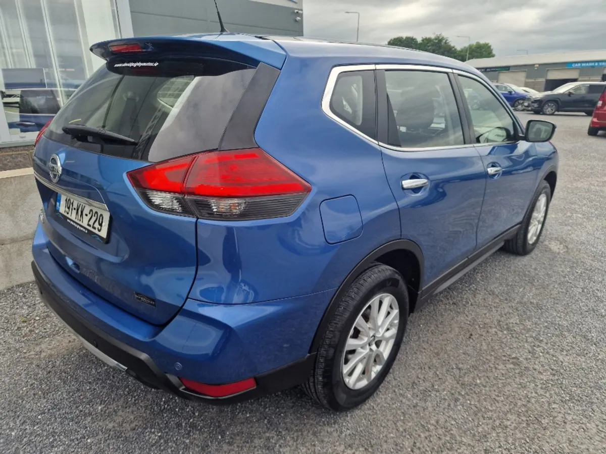 Nissan X-Trail 1.6 DSL XE SS 7 Seat 18 4DR - Image 3