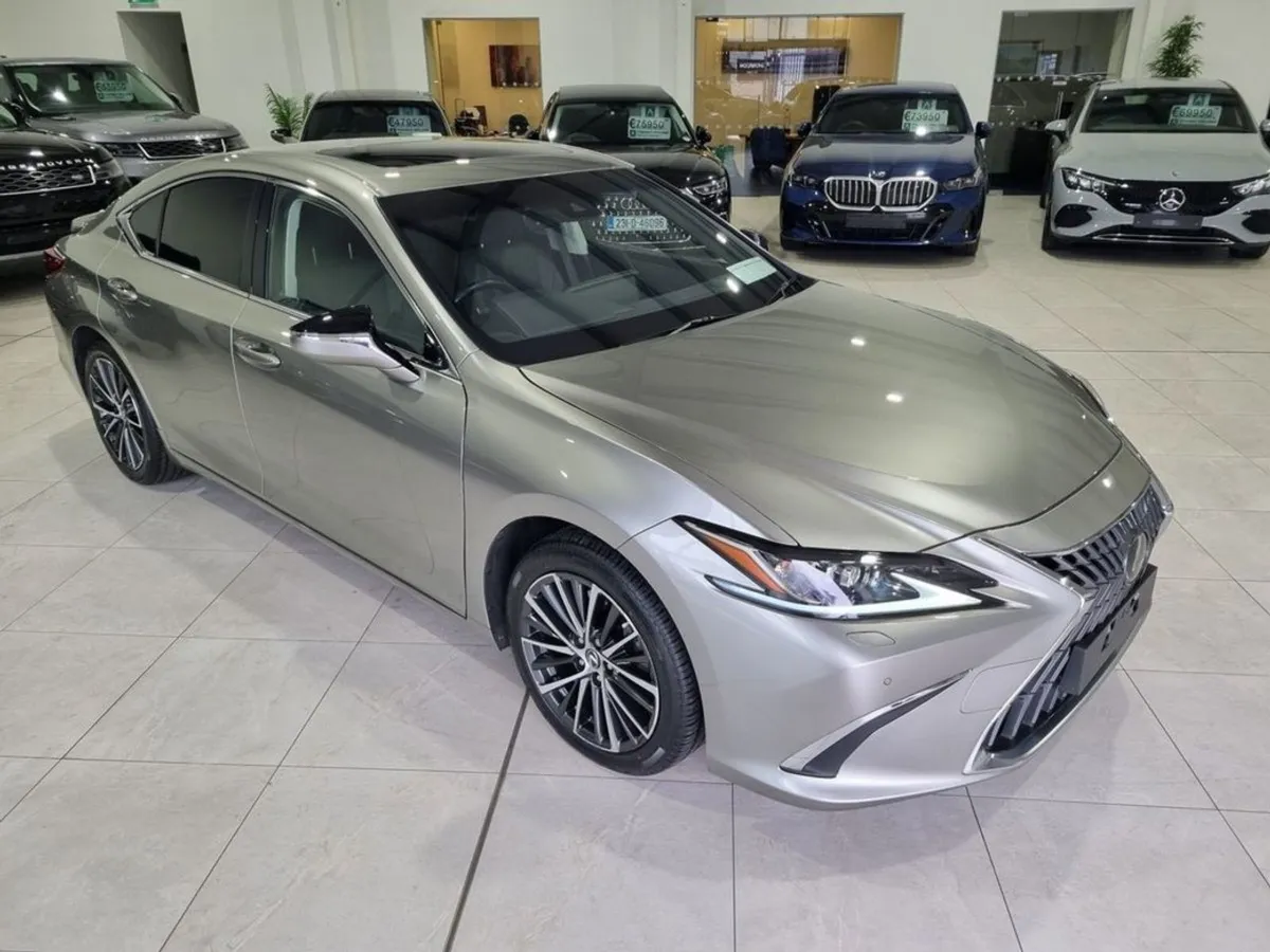 Lexus ES 300h Priced TO Sell - Image 2