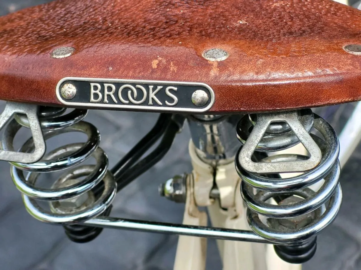LADIES LARGE PASHLEY BIKE VGC. - Image 4