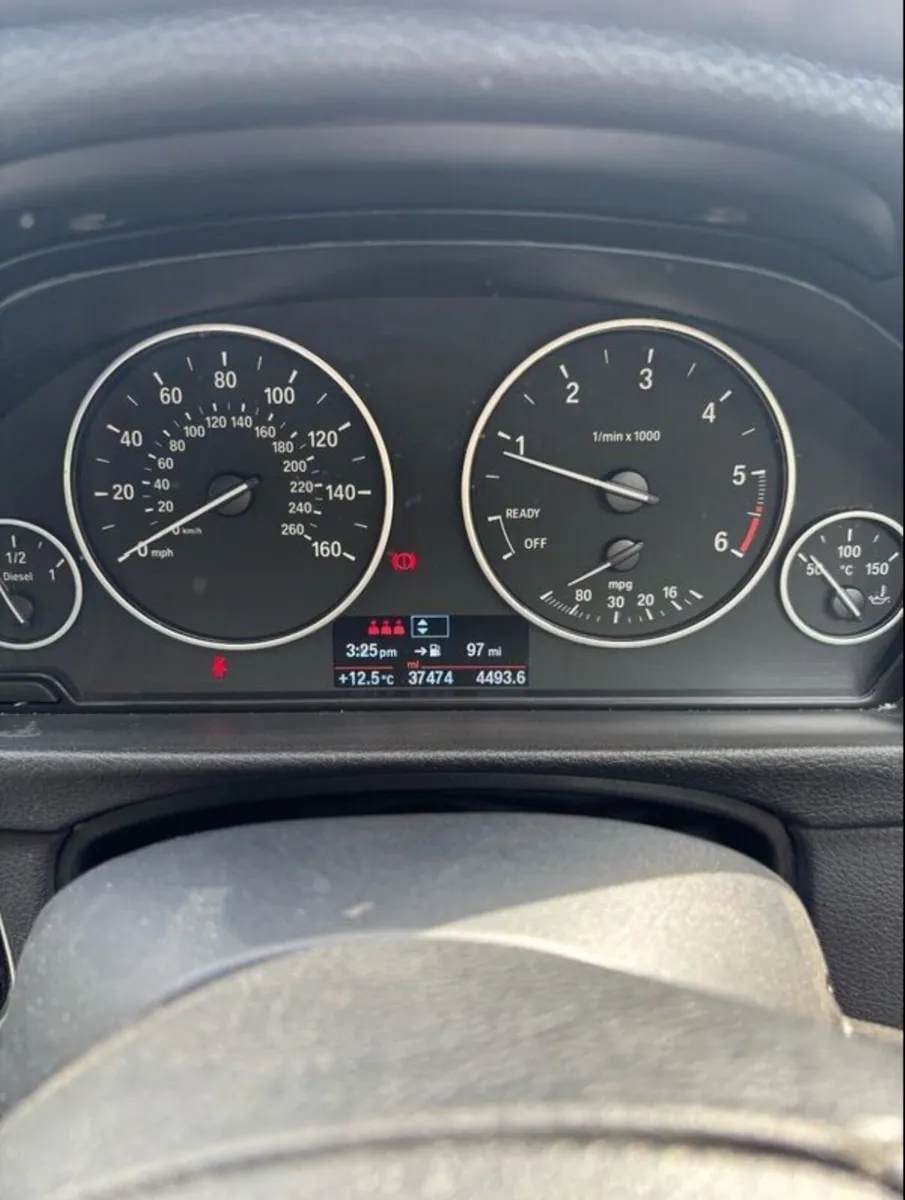 BMW 3-Series 2018 - Image 2