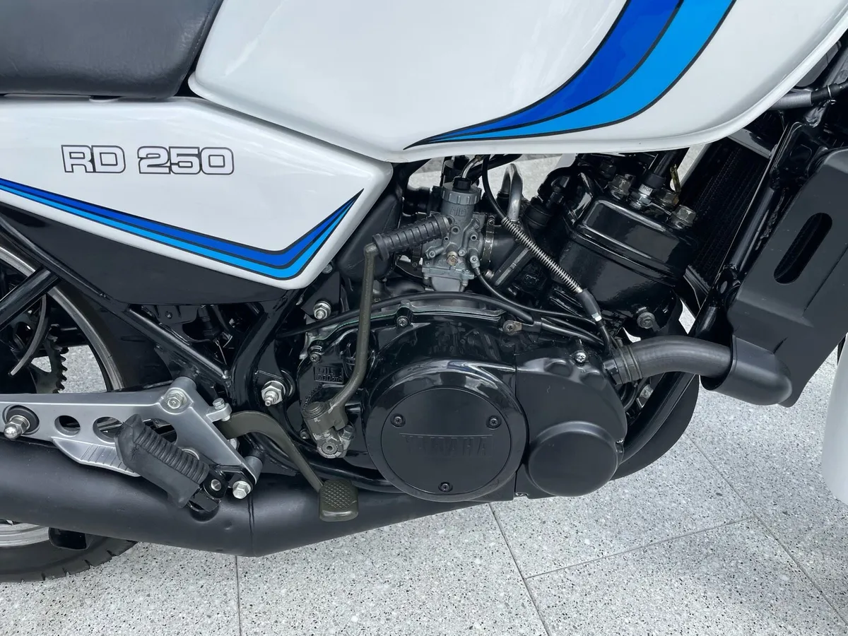 Motorcycle - Image 3