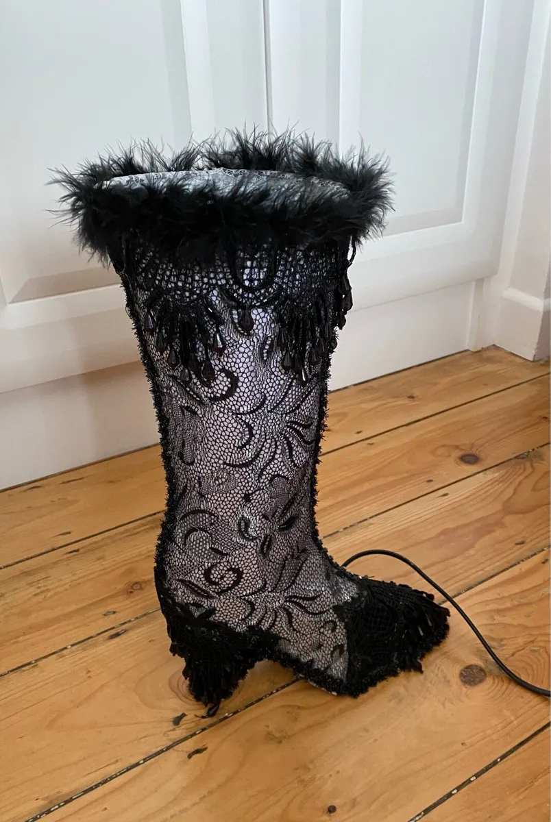 NEW Lamp in the shape of a Boot, in-line switch - Image 4