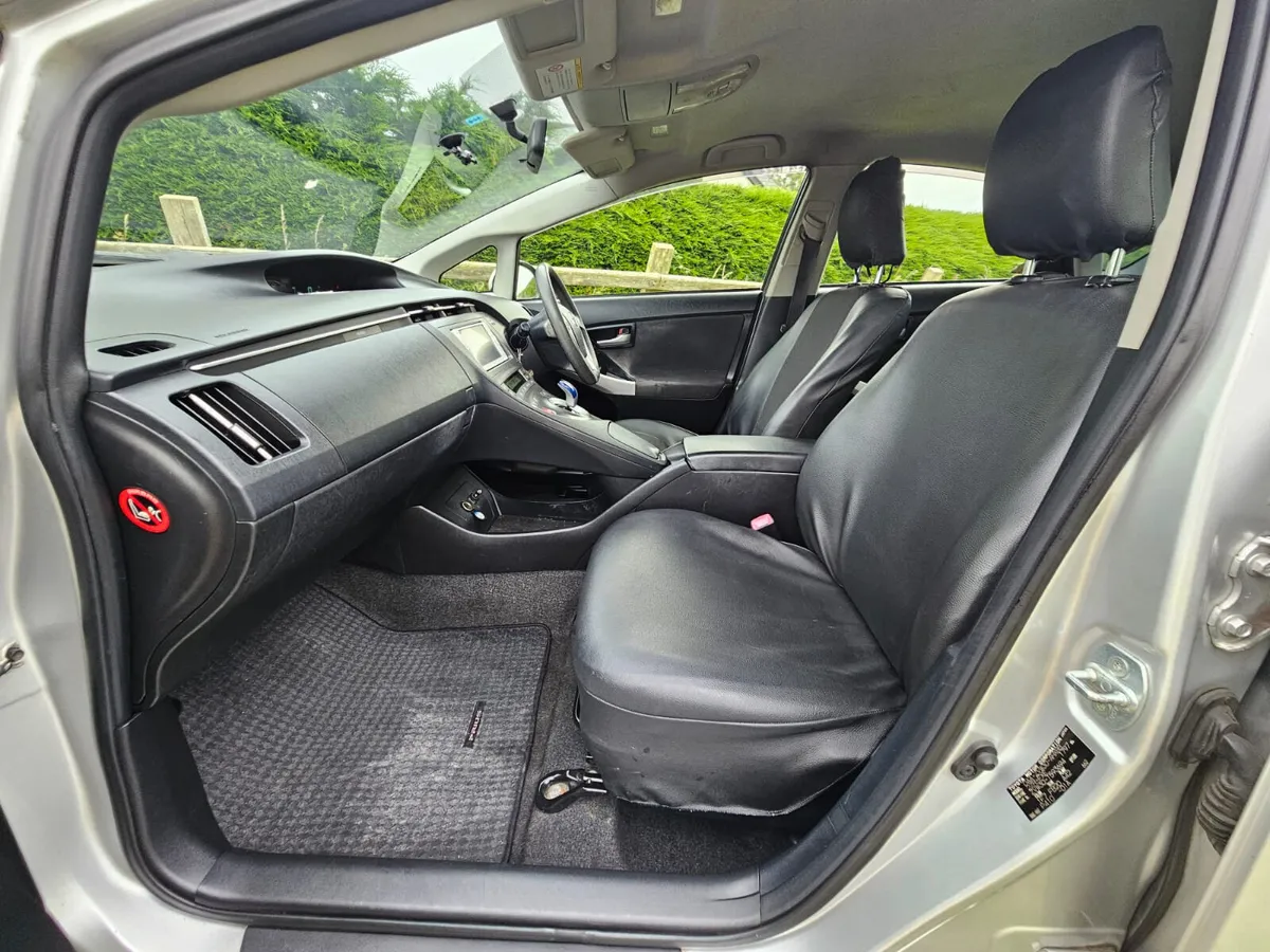 2012 Toyota prius  NCTD&TAX 11.25 no offers - Image 4