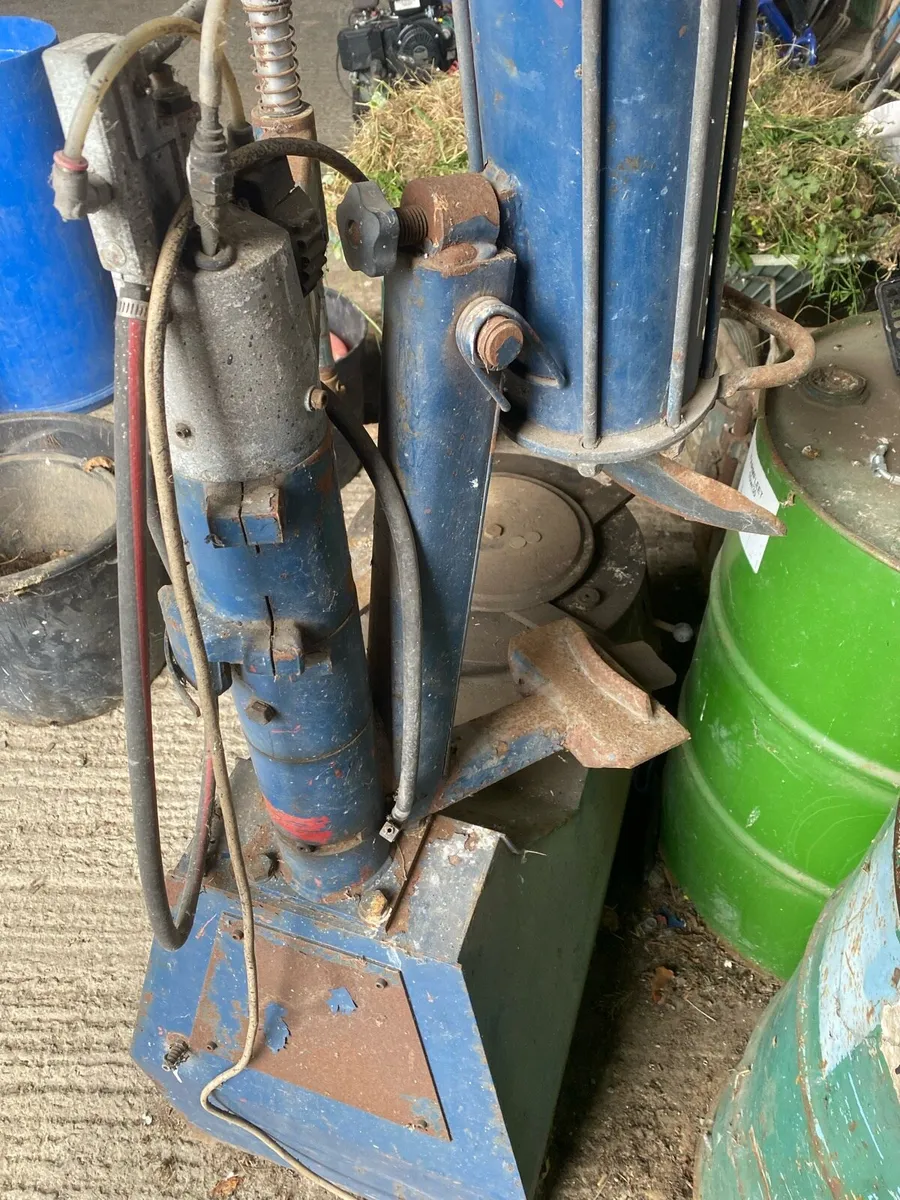 Single rotor tyre machine - Image 3