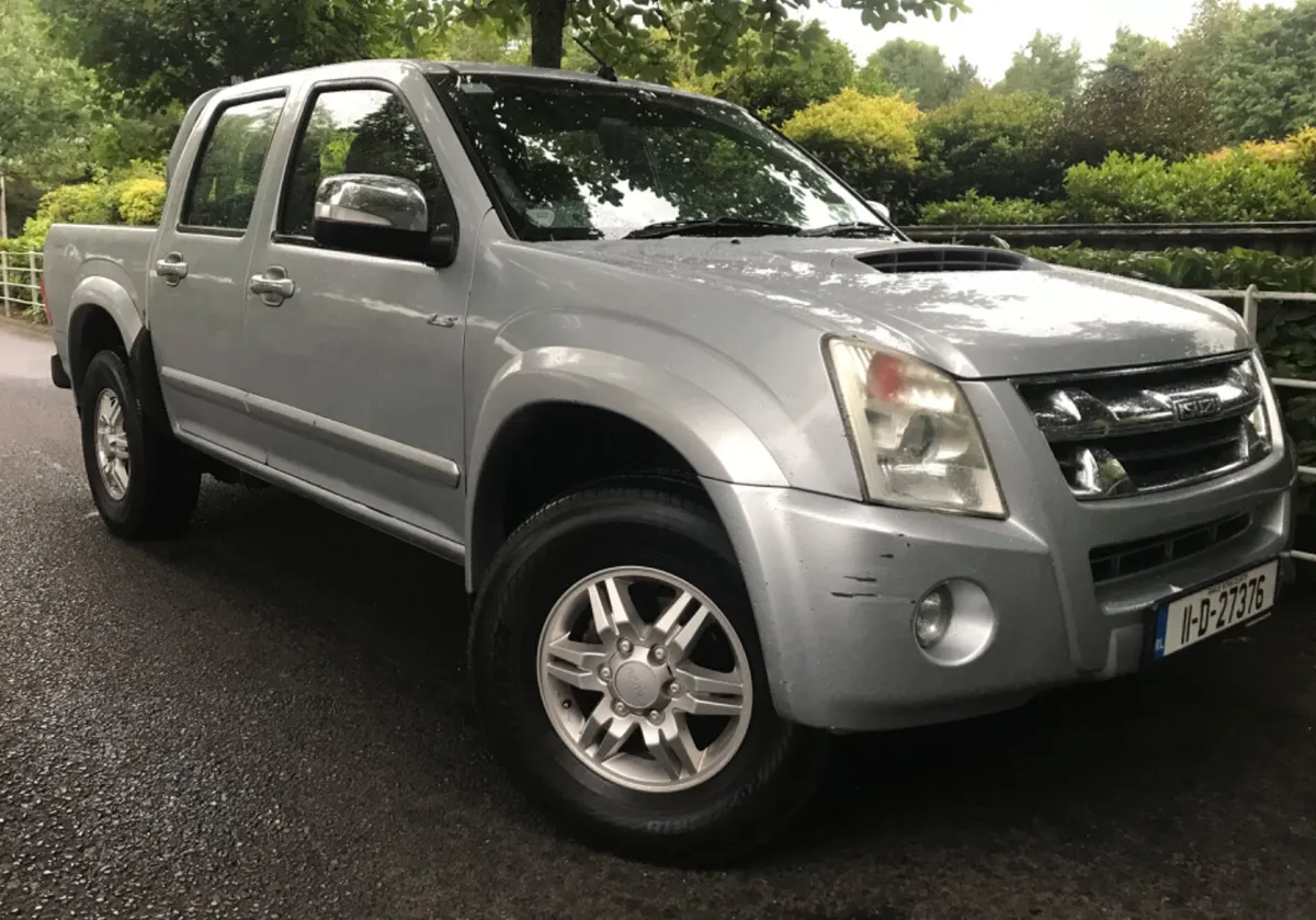 Isuzu D-Max 2011 3.0 4X4 Crew Cab - Image 3