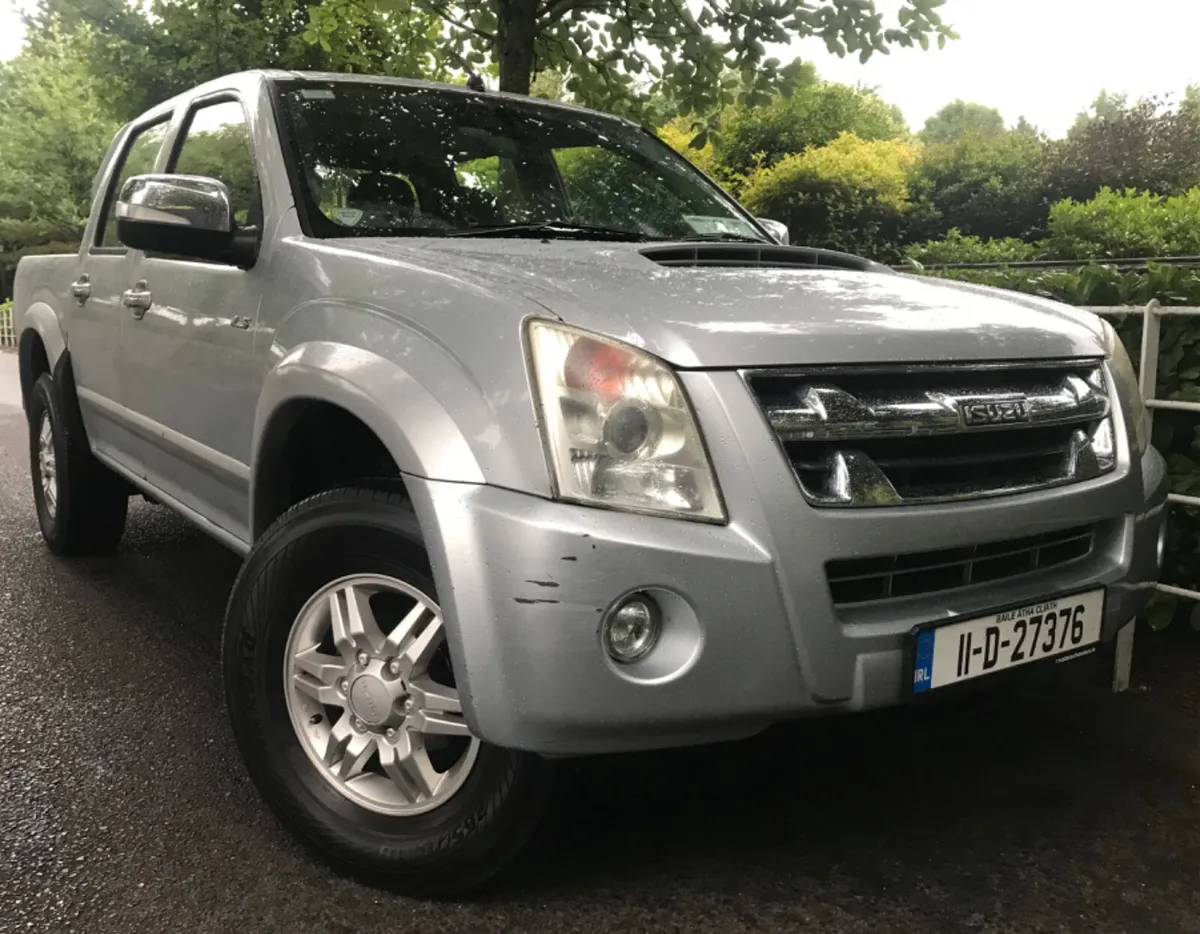 Isuzu D-Max 2011 3.0 4X4 Crew Cab - Image 2