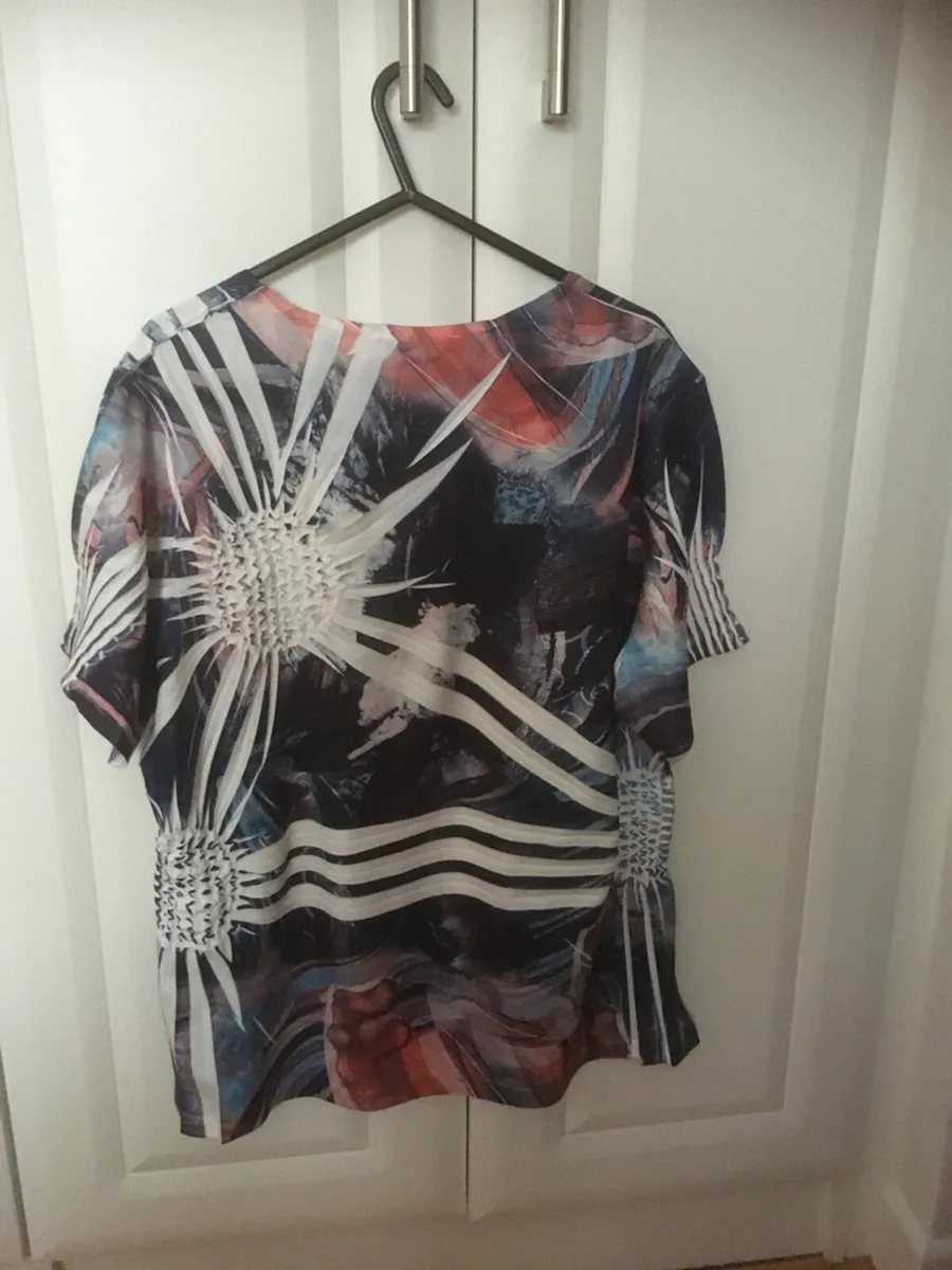 Brand New Mudflower Top, Size L - XL - Image 4