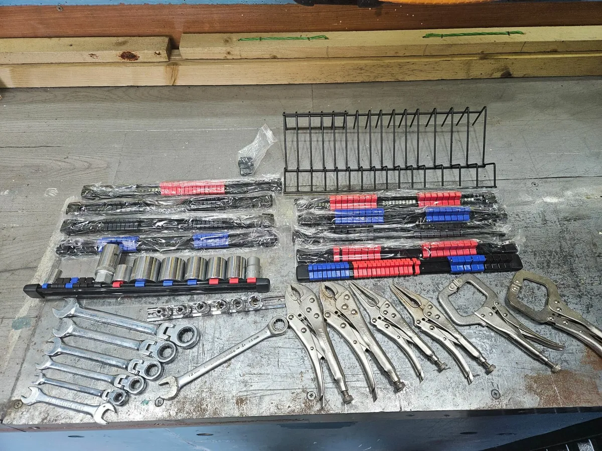 Tools and tool organizers - Image 1