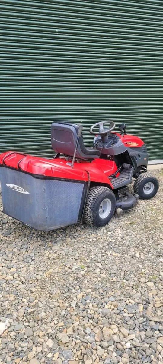 Castlegarden Hydrostatic Ride On Lawnmower - Image 2
