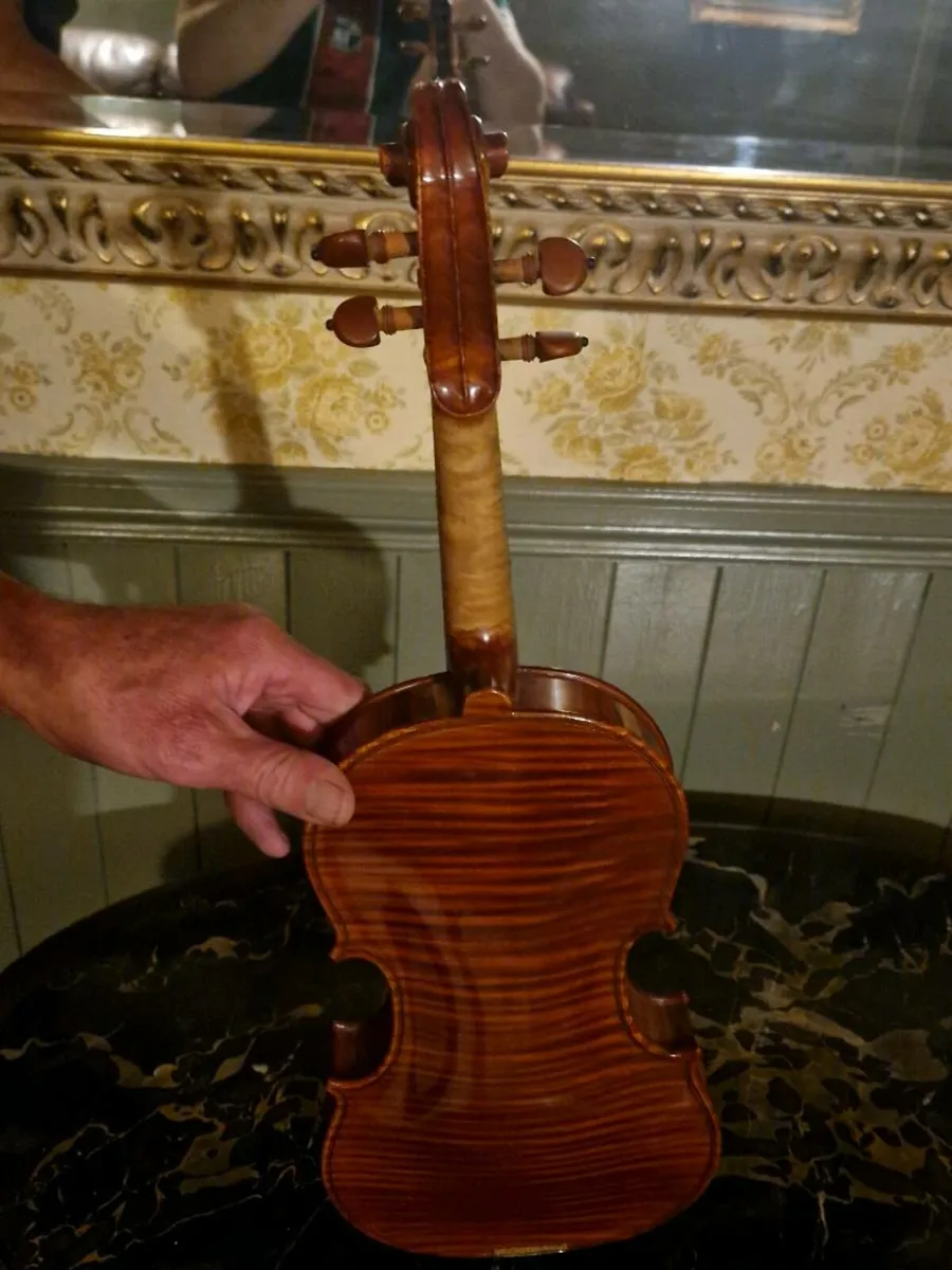 Violin - Image 2