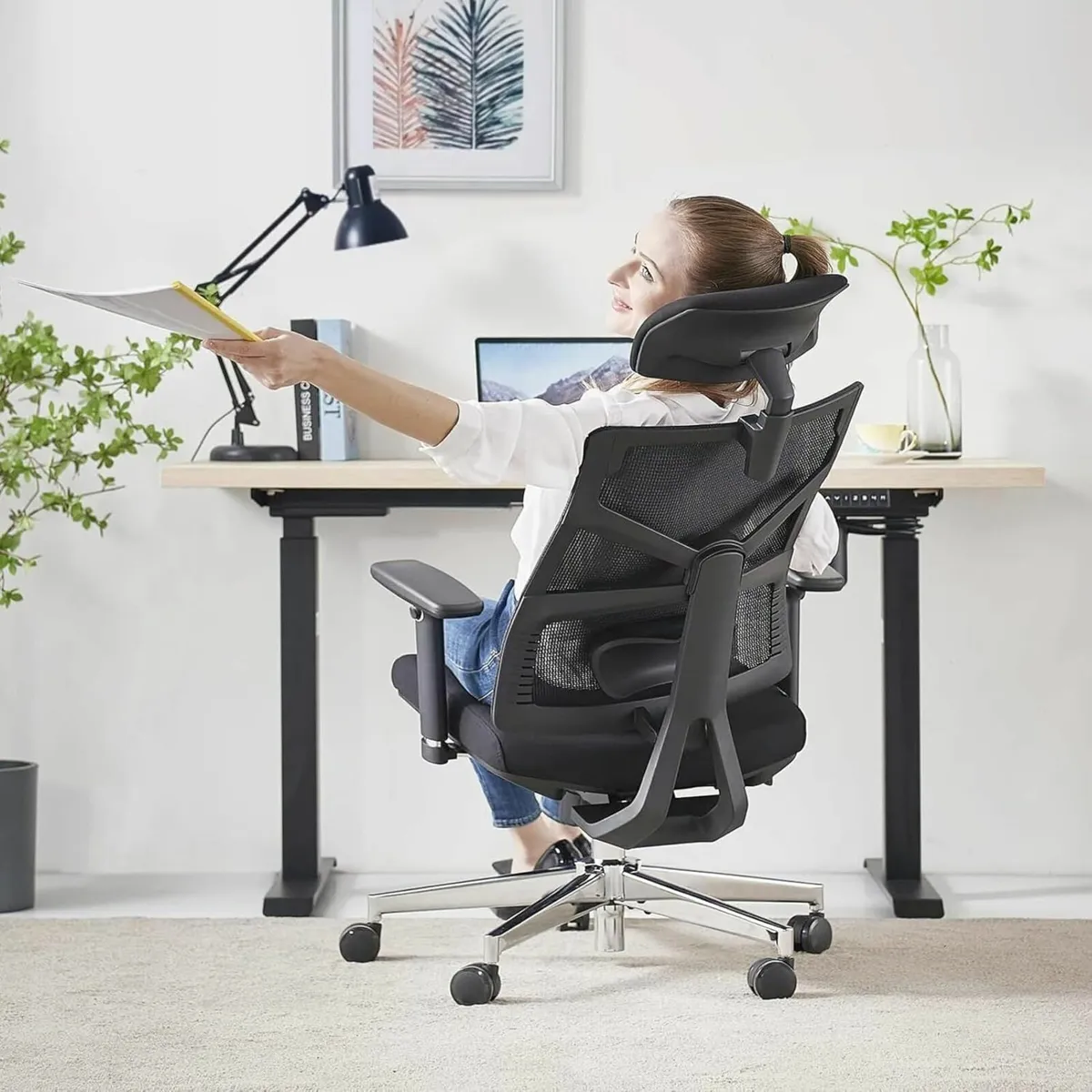 Black Ergonomic Office Chair Adaptive Backrest - Image 3
