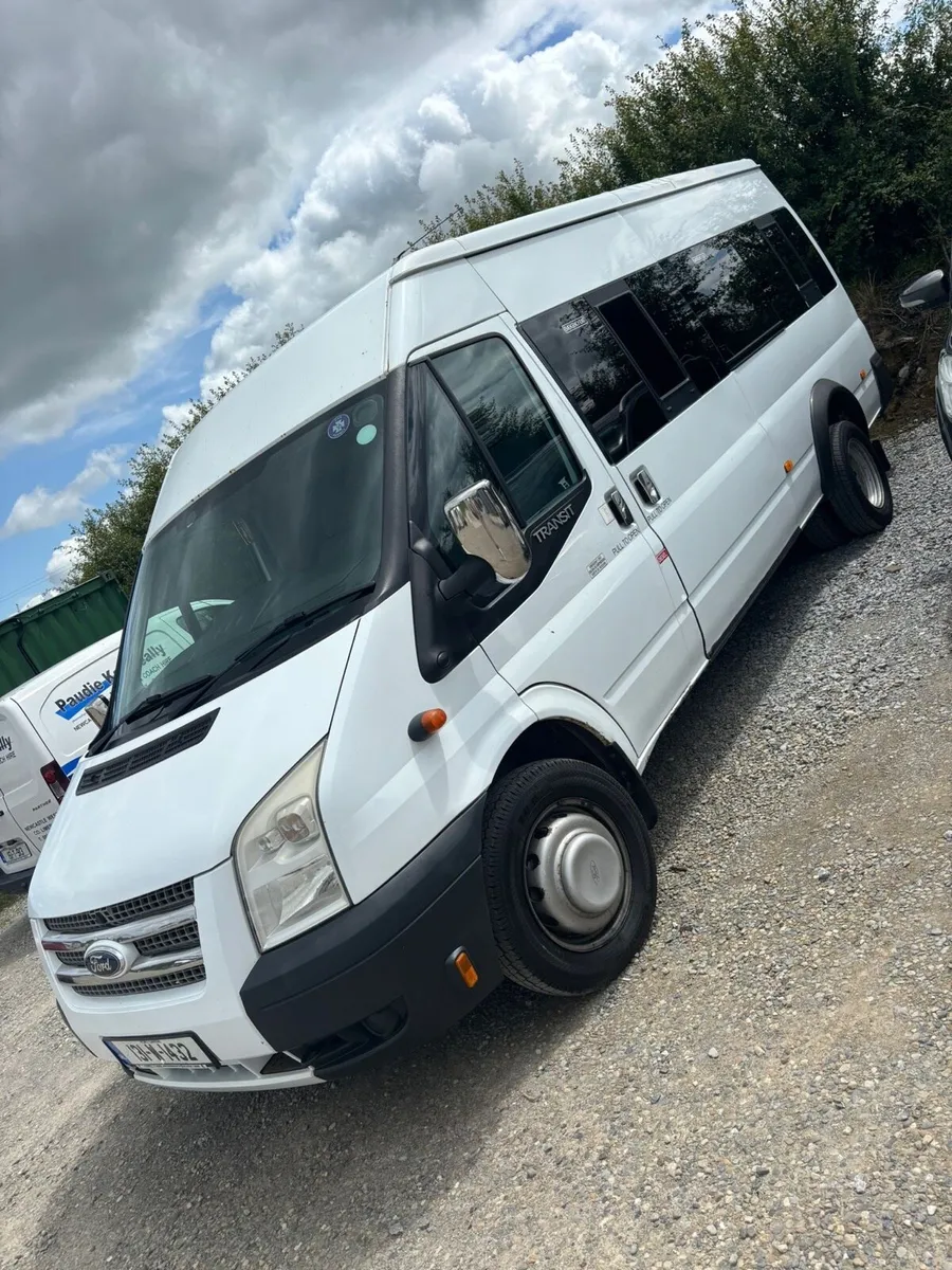 Minibus - Image 2
